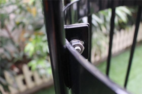 Outdoor Metal Tree Guards Powder Coated Steel Pipe Material For Garden Fence