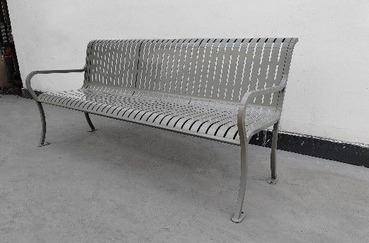 Laser-Cut Outdoor Metal Benches Square Steel Legs Durable And Safe